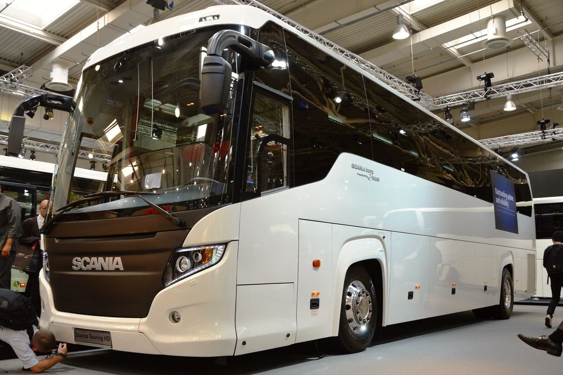 Full-size luxury coach